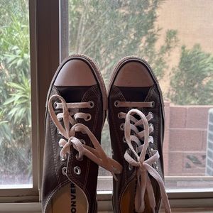 grey converse